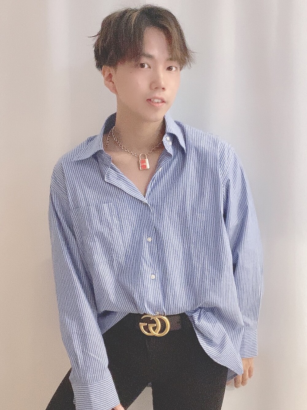 「GUCCI、ストライプシャツ、古着、WEGO、オーバーサイズ、ビッグシルエット、おしゃれさんと繋がりたい、ゆるコーデ、キレイめ、メンズコーデ」｜「GUCCIのGucci - ダブルg ベルト - men - レザー/metal - 85（ベルト、ブラック系）」を使った、そーまさん（メンズ・170cm）の夏コーディネートの1枚目の写真