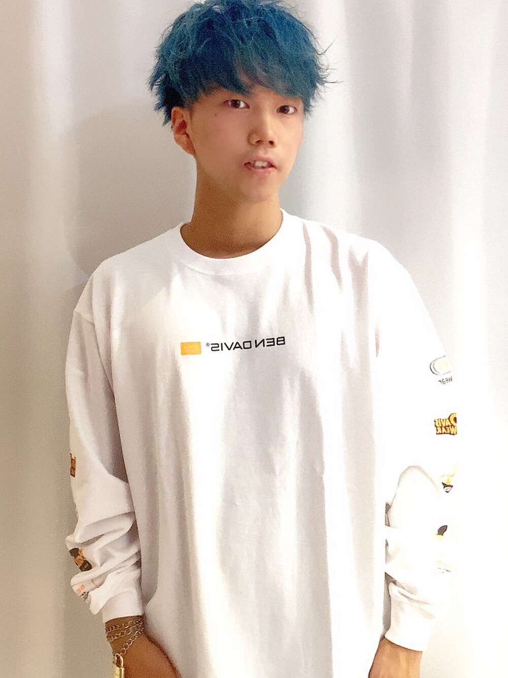「BEN DAVIS、ベンデイビス、WEGO、休日スタイル、楽チンコーデ、お洒落さんとつながりたい、秋のコーデ、ラフスタイル、streetstyle、ootd」｜「BEN DAVISの[BEN DAVIS/ベンデイビス] バナーズロングスリーブTシャツ/スリーブプリント/袖プリント/ビッグシルエット/ユニセックス（Tシャツ/カットソー、ホワイト系）」を使った、そーまさん（メンズ・170cm）の夏コーディネートの1枚目の写真