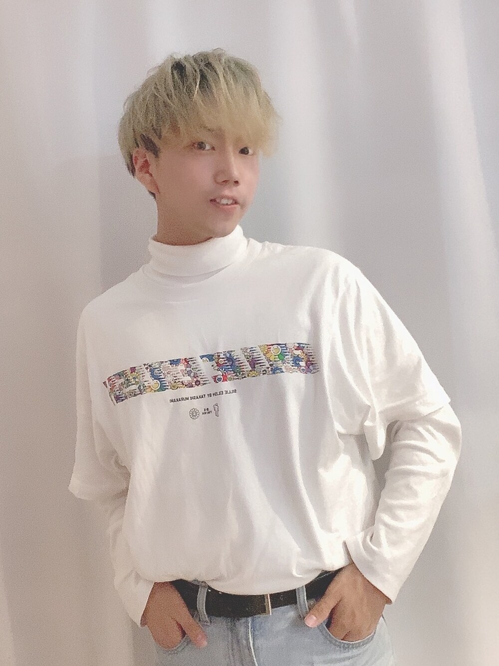 「UNIQLO、ユニクロ、カイカイキキ、村上隆、お洒落さんとつながりたい、おしゃれさんと繋がりたい、シンプルコーデ、ハイネック、ファッションの力を信じよう、ootd」｜「UNIQLOのアイテム（Tシャツ/カットソー、ホワイト系）」を使った、そーまさん（メンズ・170cm）の冬コーディネートの1枚目の写真