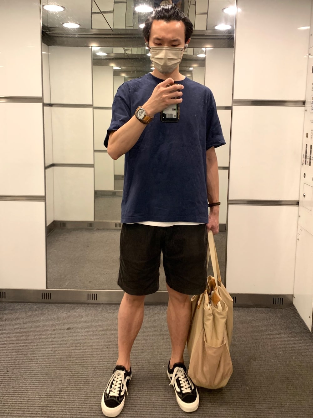 「GRAMICCI、Hender Scheme、H&M、VANS、goro's、FIRST ARROW’S、casetify」｜「H&Mのアイテム（Tシャツ/カットソー、ブルー系）」を使った、cyeungyeungさん（メンズ・178cm）の夏コーディネートの1枚目の写真