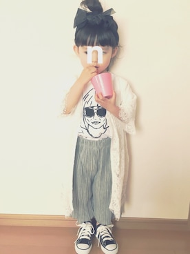 「リボンヘアバンド」｜「アイテム（パンツ）」を使った、pirosanさん（キッズ・90cm）の春コーディネート