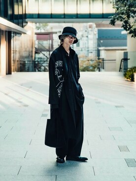 Yohji Yamamotoのステンカラーコートを使った人気ファッション 