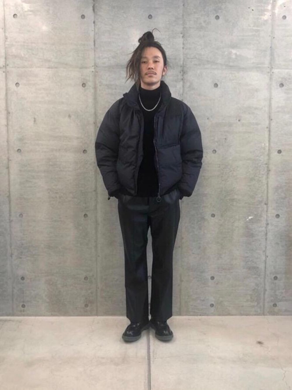 「MONKEY TIMEの＜monkey time＞ S FAKE/LTHR 5P HJSP/トラウザー（その他パンツ、ブラック系）」を使った、kuroiwaさん（メンズ・180cm）の冬コーディネートの1枚目の写真