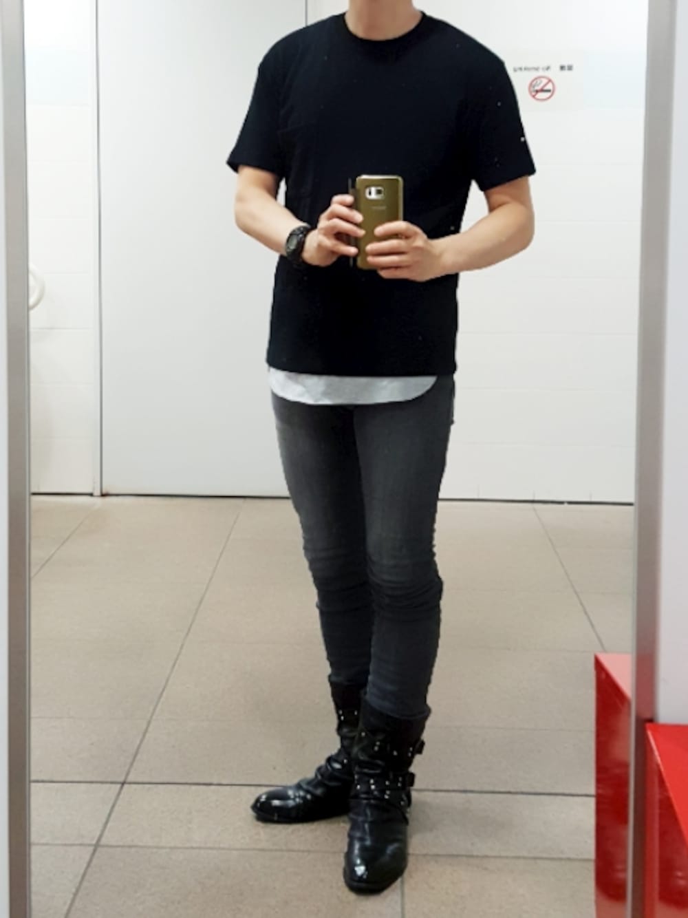 「レイヤードスタイル、モノトーン、黒Tシャツ、ポケットＴシャツ、スキニー、ブーツイン」｜「no brandのアイテム（ブーツ、ブラック系）」を使った、YU163さん（メンズ・167cm）の夏コーディネートの1枚目の写真