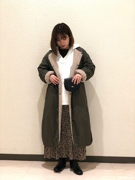 「フラワープリント」｜「アイテム（パーカー）」を使った、工藤さん（レディース・156cm）の秋コーディネート