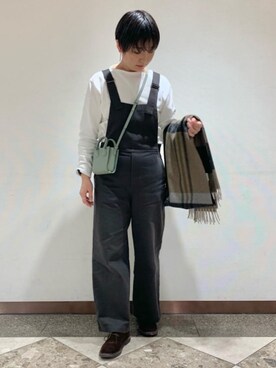「green label relaxing（グリーンレーベルリラクシング）のアイテム（サロペット/オーバーオール）」を使った、taniguchi6879さん（レディース・159cm）の冬コーディネート