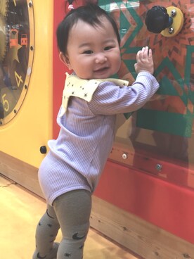 「アイテム（その他ベビー用品、パープル系）」を使った、みーさん（キッズ・80cm）の秋コーディネート