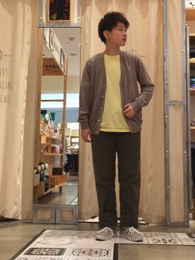 「coen（コーエン）のハイゲージニットカーディガン（カーディガン/ボレロ、ベージュ系）」を使った、MAEDAさん（メンズ・162cm）の春コーディネート