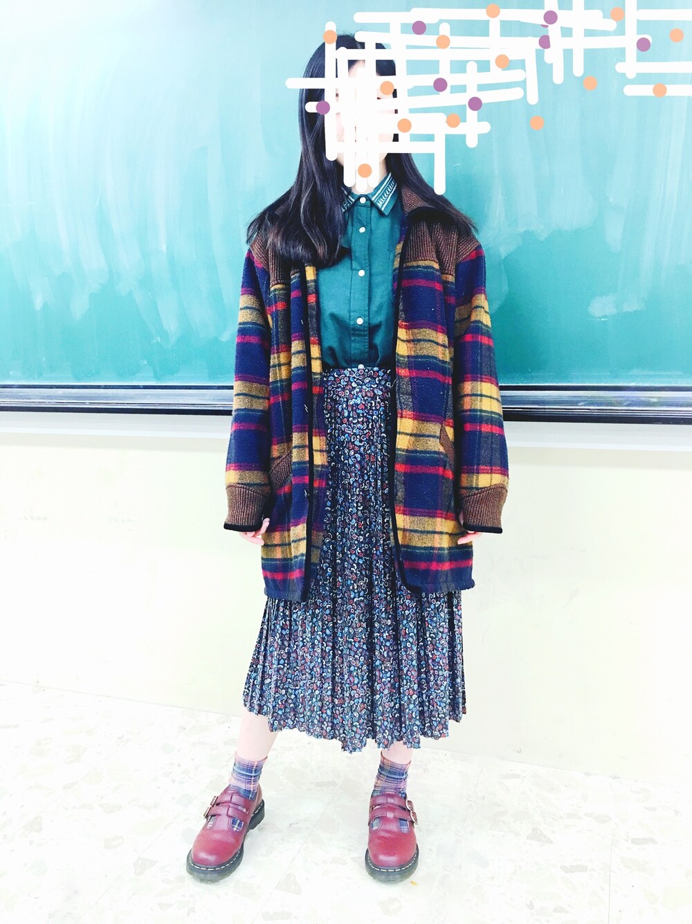 「古着、blouse、long skirt、Flower pattern、Lattice、春コーデ、second hand、embroidery」｜「MONKIのアイテム（スカート、その他）」を使った、Wong Yokettさん（レディース・158cm）の冬コーディネートの1枚目の写真