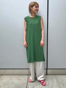 「CHAUGAM（チャウガム）のアイテム」を使った、稲垣　オデット エ オディール スタッフさん（レディース・157cm）の夏コーディネート