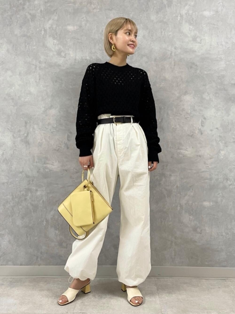 「ハンドバッグ、モノトーン、ミュール、ファビオルスコーニ、Pants style、オデットエオディール、Sandals styling、LOEFF、roku、春こーで」｜「ORSETTOの【一部別注】＜ORSETTO（オルセット）＞ RingSet BAG（ショルダーバッグ、ベージュ系）」を使った、稲垣　オデット エ オディール スタッフさん（レディース・157cm）の冬コーディネートの1枚目の写真