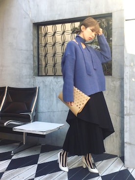 「アイテム（クラッチバッグ）」を使った、OHARUさん（レディース・158cm）の冬コーディネート