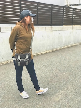 「TOMMY HILFIGER」｜「アイテム（その他）」を使った、zoooさん（レディース・151cm）の春コーディネート
