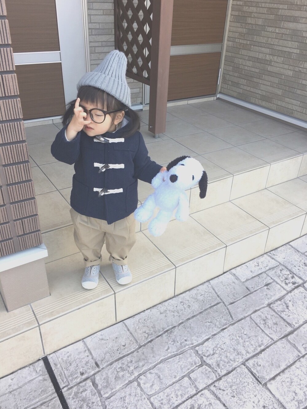 「カジュアルコーデ、冬、シンプル、おんなのこ、西松屋、GAP、Right-on、birthday」｜「西松屋のアイテム（ニットキャップ/ビーニー、グレー系）」を使った、FURU‿̑̈IKU   さん（キッズ・80cm）の冬コーディネートの1枚目の写真