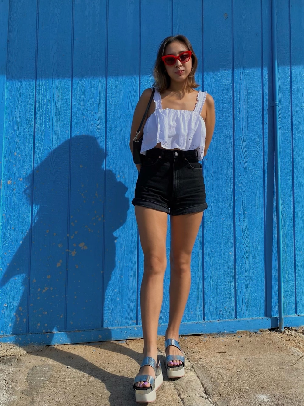 「summer、girl、ZARA、platform shoes、ボブ、ootd、夏コーデ、ハワイ、モノトーン、サングラス」｜「ZARAのアイテム（トップス、ホワイト系）」を使った、elena さん（レディース・157cm）の秋コーディネートの1枚目の写真