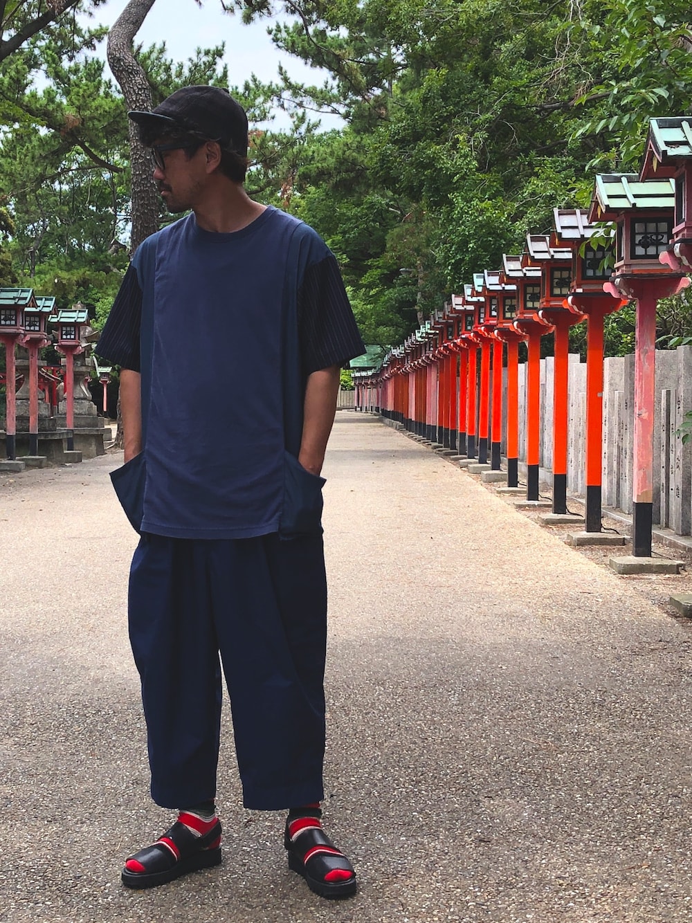 「ニイチ」｜「にいちのアイテム（その他、ブラウン系）」を使った、イシバシトモヒロさん（メンズ・173cm）の夏コーディネートの1枚目の写真