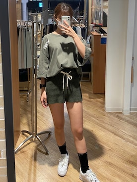 「オリーブ」｜「アイテム（ソックス/靴下）」を使った、𝐌𝐈𝐒𝐀𝐊𝐈さん（レディース・156cm）の秋コーディネート