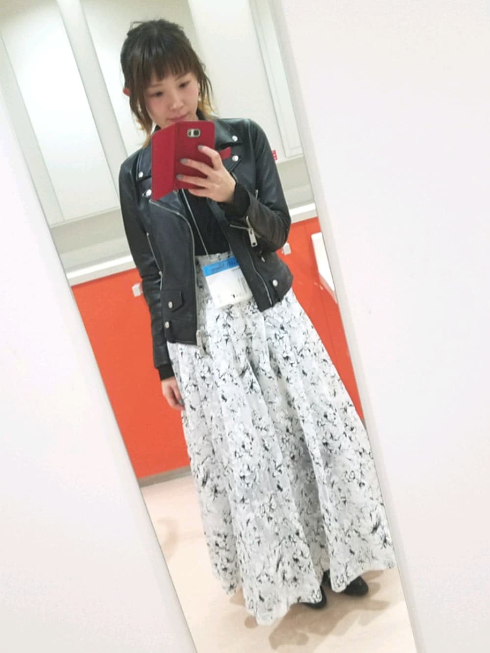 「ギフトショー」｜「RANDAのアイテム（パンツ、ホワイト系）」を使った、ぴこさん（レディース・166cm）の冬コーディネートの1枚目の写真
