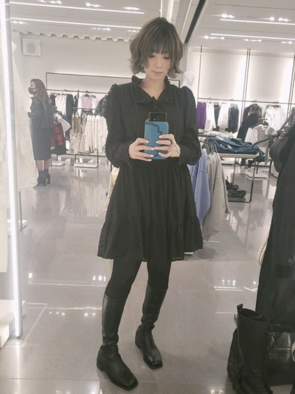 「ZARAのアイテム（ワンピース/ドレス、ブラック系）」を使った、ぴこさん（レディース・166cm）の冬コーディネートの1枚目の写真