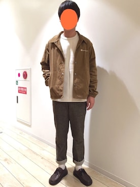 「無地党」｜「アイテム（スラックス）」を使った、りんさん（メンズ・174cm）の秋コーディネート