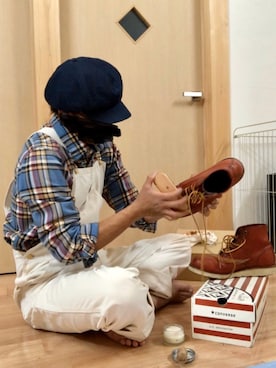 「部屋撮り」｜「アイテム（サロペット/オーバーオール）」を使った、眼鏡(本体)さん（メンズ・173cm）の春コーディネート