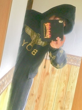 「BOY LONDON（ボーイロンドン）のBOY LONDON/ボーイロンドン スウェット/パーカー(SLEEVE EAGLE HOODED SWEAT)（Hoodies、ブラック系）」を使った、mariaさん（レディース・161cm）の秋コーディネート