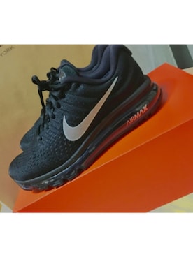 「NIKE（ナイキ）のアイテム（Sneakers、ブラック系）」を使った、mariaさん（レディース・161cm）の冬コーディネート