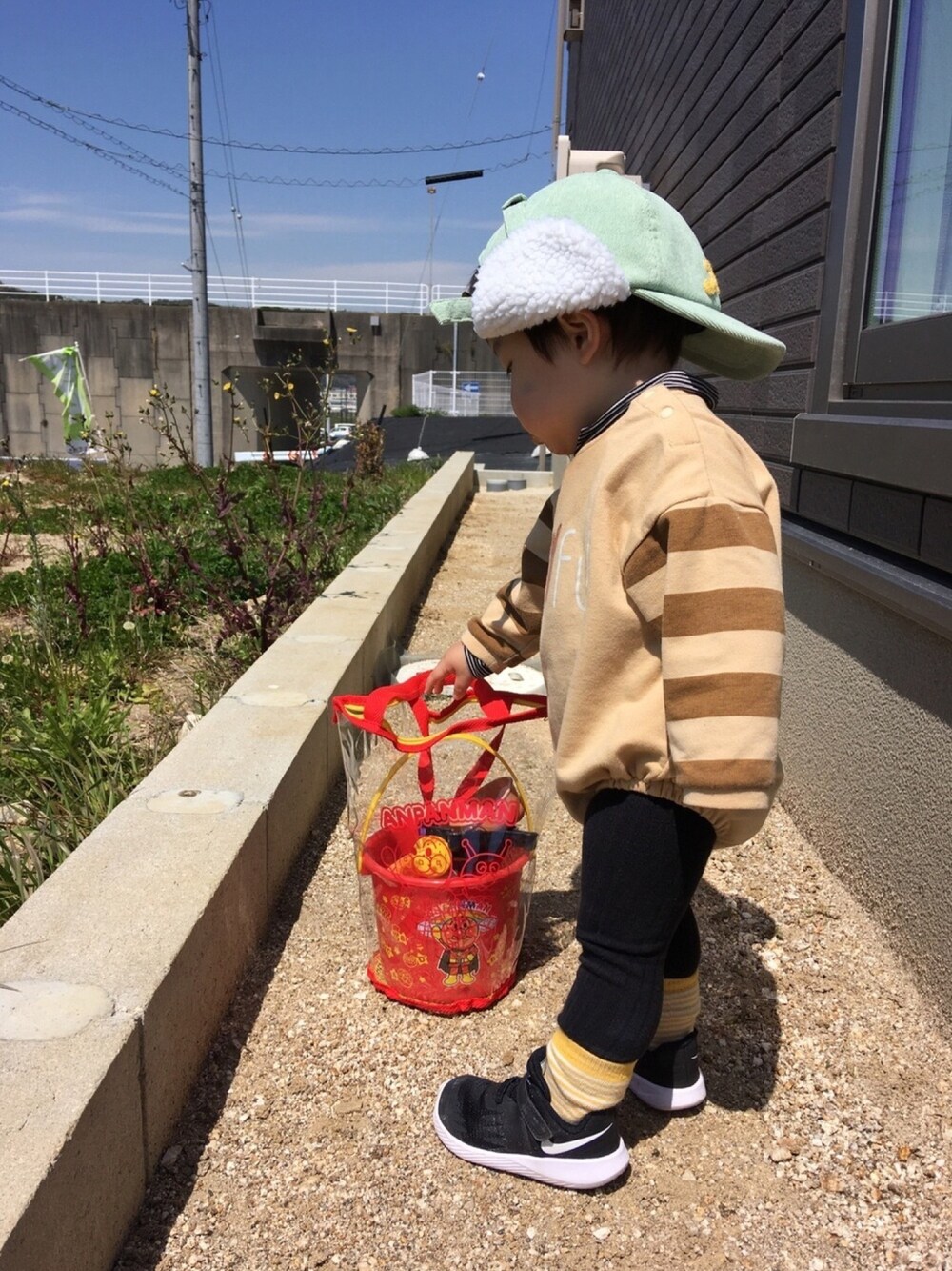 「ロンパース、1歳」｜「Birthdayのアイテム（ロンパース、イエロー系）」を使った、ryumacodeさん（キッズ・70cm）の秋コーディネートの1枚目の写真