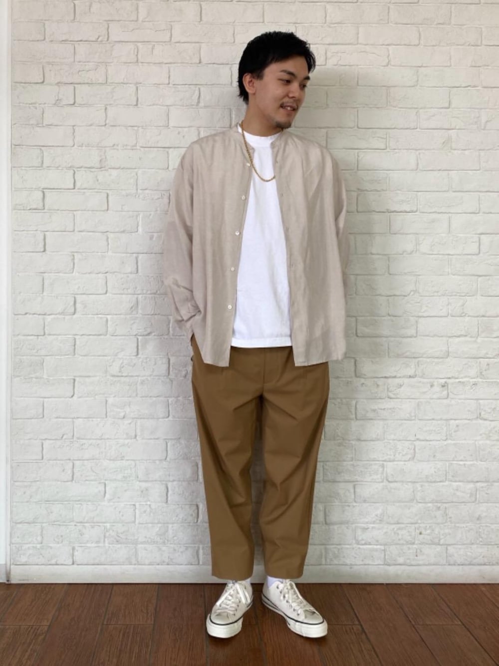 「RECOMMEND  ITEM STYLING」｜「CONVERSE ALL STARの＜CONVERSE（コンバース）＞ CANVAS ALL STAR J OX/オールスター（スニーカー、ホワイト系）」を使った、藤澤 勇人さん（メンズ・173cm）の春コーディネートの1枚目の写真