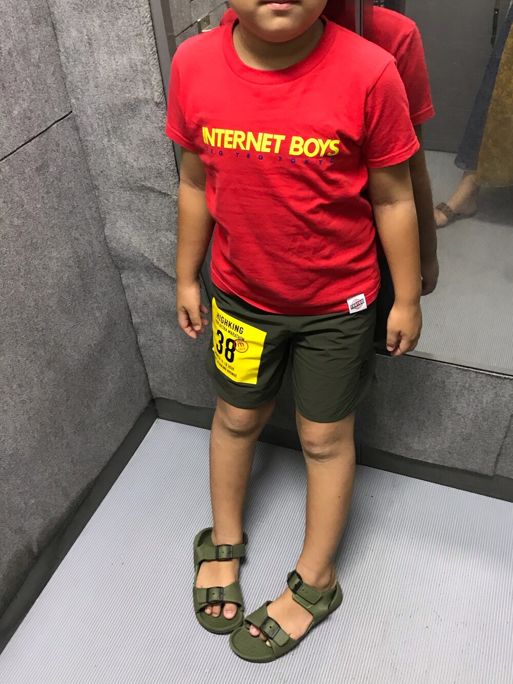 「tegteg、夏休み」｜「highkingのアイテム（その他パンツ、グリーン系）」を使った、mu-さん（キッズ・125cm）の夏コーディネートの1枚目の写真