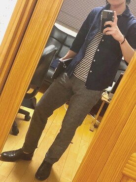 スリッポンを使った ネイビーシャツ のメンズ人気ファッションコーディネート Wear