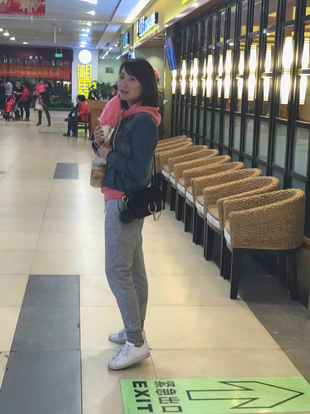 「UNIQLOのアイテム（その他パンツ、グレー系）」を使った、gssstcさん（レディース・169cm）の夏コーディネートの1枚目の写真