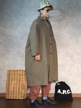 「A.P.C.」｜「アイテム（ステンカラーコート）」を使った、なお なお。さん（レディース・159cm）の春コーディネート