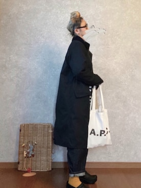 「A.P.C.」｜「アイテム（ステンカラーコート）」を使った、なお なお。さん（レディース・159cm）の春コーディネート