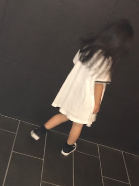 「ワンピース×スニーカー」｜「アイテム（チュニック）」を使った、RicoMaluさん（キッズ・100cm）の冬コーディネート