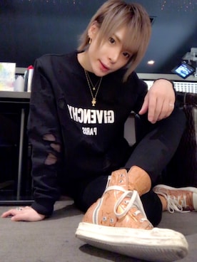 「GIVENCHY（ジバンシイ）のアイテム（スウェット）」を使った、ひょうごっちべいべーさん（メンズ・175cm）の春コーディネート