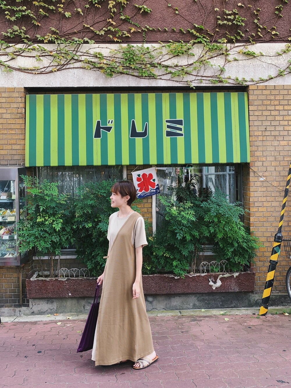 「休日スタイル、今日のコーデ、オトナ女子、ootd、低身長、ベージュコーデ」｜「URBAN RESEARCH Sonny LabelのAラインアシメカットワンピース（ワンピース、ベージュ系）」を使った、ゾナさん（レディース・155cm）の夏コーディネートの1枚目の写真