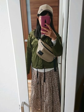 「GUコーデ」｜「アイテム（マウンテンパーカー）」を使った、こあらさん（レディース・159cm）の春コーディネート