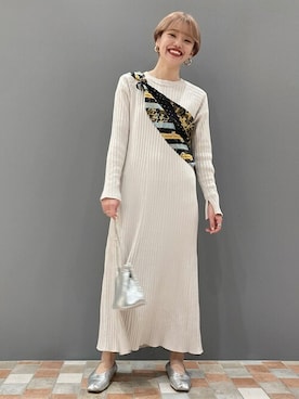 「たすき掛け」｜「アイテム（財布/小物）」を使った、伊藤さん（レディース・156cm）の秋コーディネート