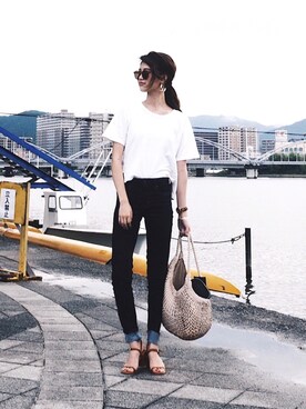 「UNIQLO（ユニクロ）のWOMEN ウルトラストレッチジーンズ（デニムパンツ）」を使った、K A R E Nさん（レディース・167cm）の夏コーディネート