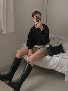 「レザーブーツ」｜「アイテム（スウェット）」を使った、K A R E Nさん（レディース・167cm）の秋コーディネート