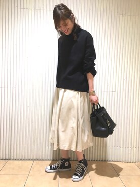 「アパートバイローリーズ」｜「アイテム（スニーカー）」を使った、mio🍑さん（レディース・172cm）の秋コーディネート