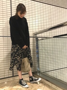 「アパートバイローリーズ」｜「アイテム（スニーカー）」を使った、mio🍑さん（レディース・172cm）の秋コーディネート