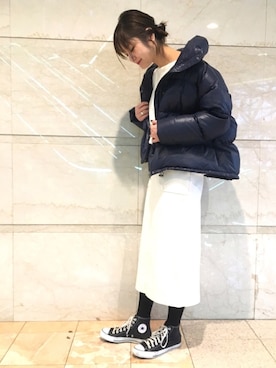 「アパートバイローリーズ」｜「アイテム（スニーカー）」を使った、mio🍑さん（レディース・172cm）の冬コーディネート