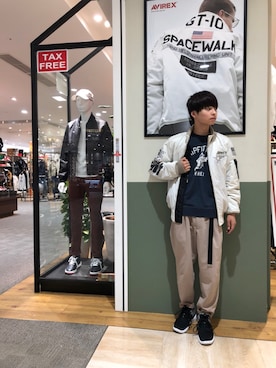 「アイボリー」｜「アイテム（MA-1）」を使った、Yuuさん（メンズ・167cm）の秋コーディネート