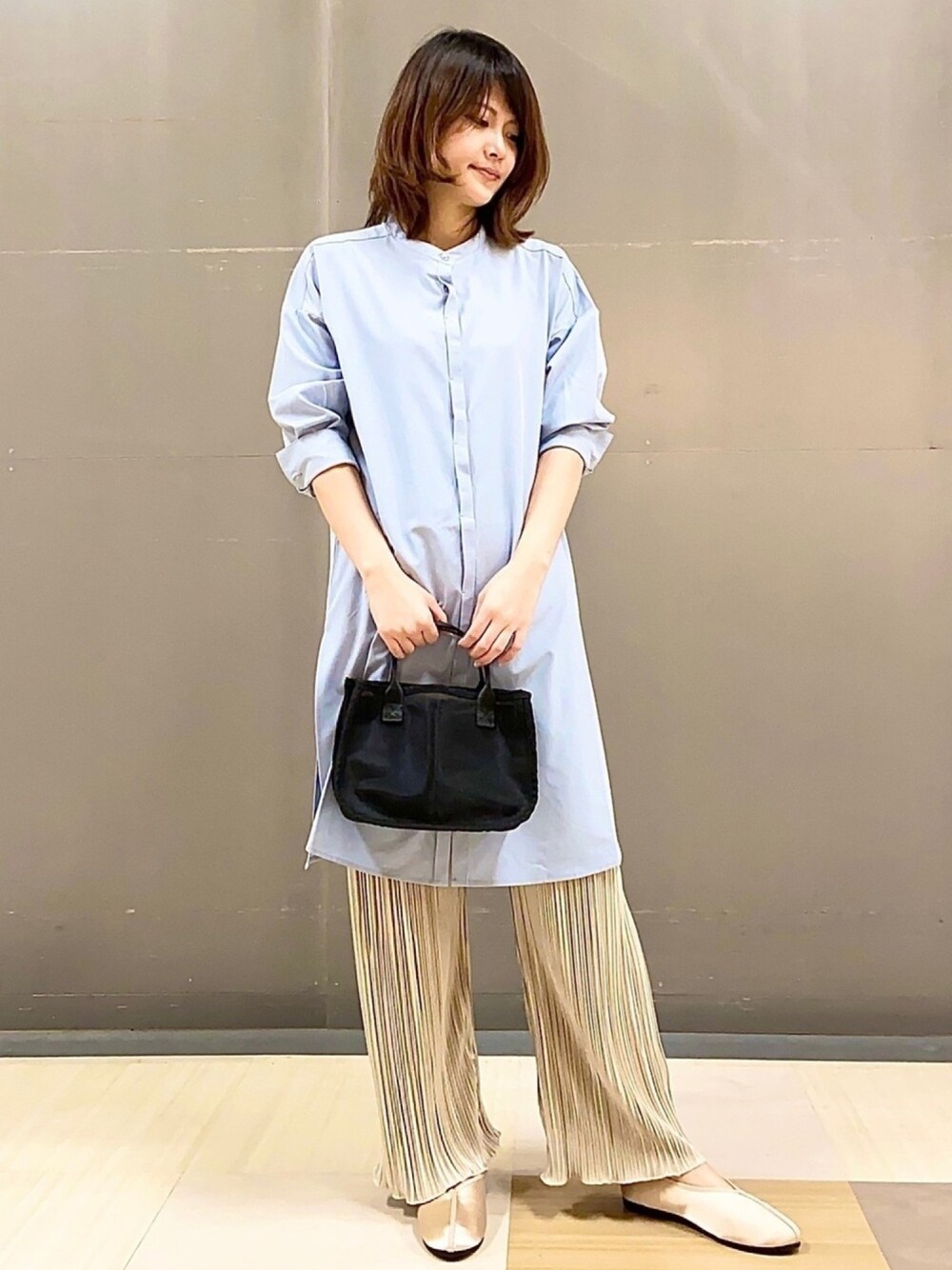 「カジュアルコーデ、大人カジュアル、今日のコーデ、シンプル、オトナ女子、低身長、いいね、save、フォローお願いします🤑、オトナカワイイ、はるコーデ、Green Parks」｜「Green　Parksのヒヨクボックスシルエットチュニック（ワンピース/ドレス、ブルー系）」を使った、mocho❤︎❤︎さん（レディース・156cm）の春コーディネートの1枚目の写真