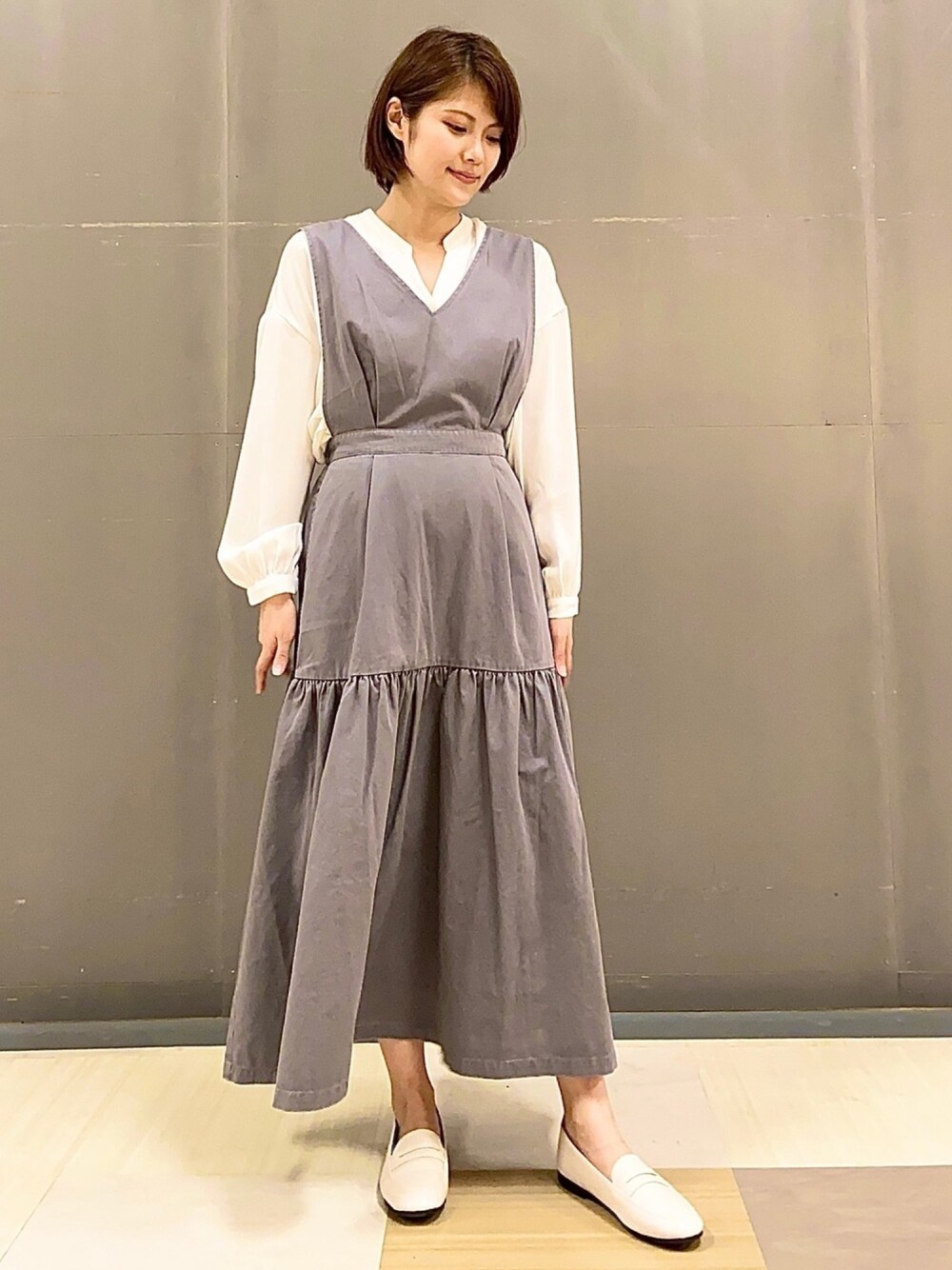 「オトナカジュアル、カジュアルコーデ、春、春カラー、低身長、シャツスタイル、いいね、save、フォローお願いします🤑、大人コーデ、はるコーデ、Green Parks」｜「Green　Parksの【WEB限定】<抗菌・防臭機能>Vネックとろみシャツ＊（シャツ/ブラウス、ホワイト系）」を使った、mocho❤︎❤︎さん（レディース・156cm）の春コーディネートの1枚目の写真