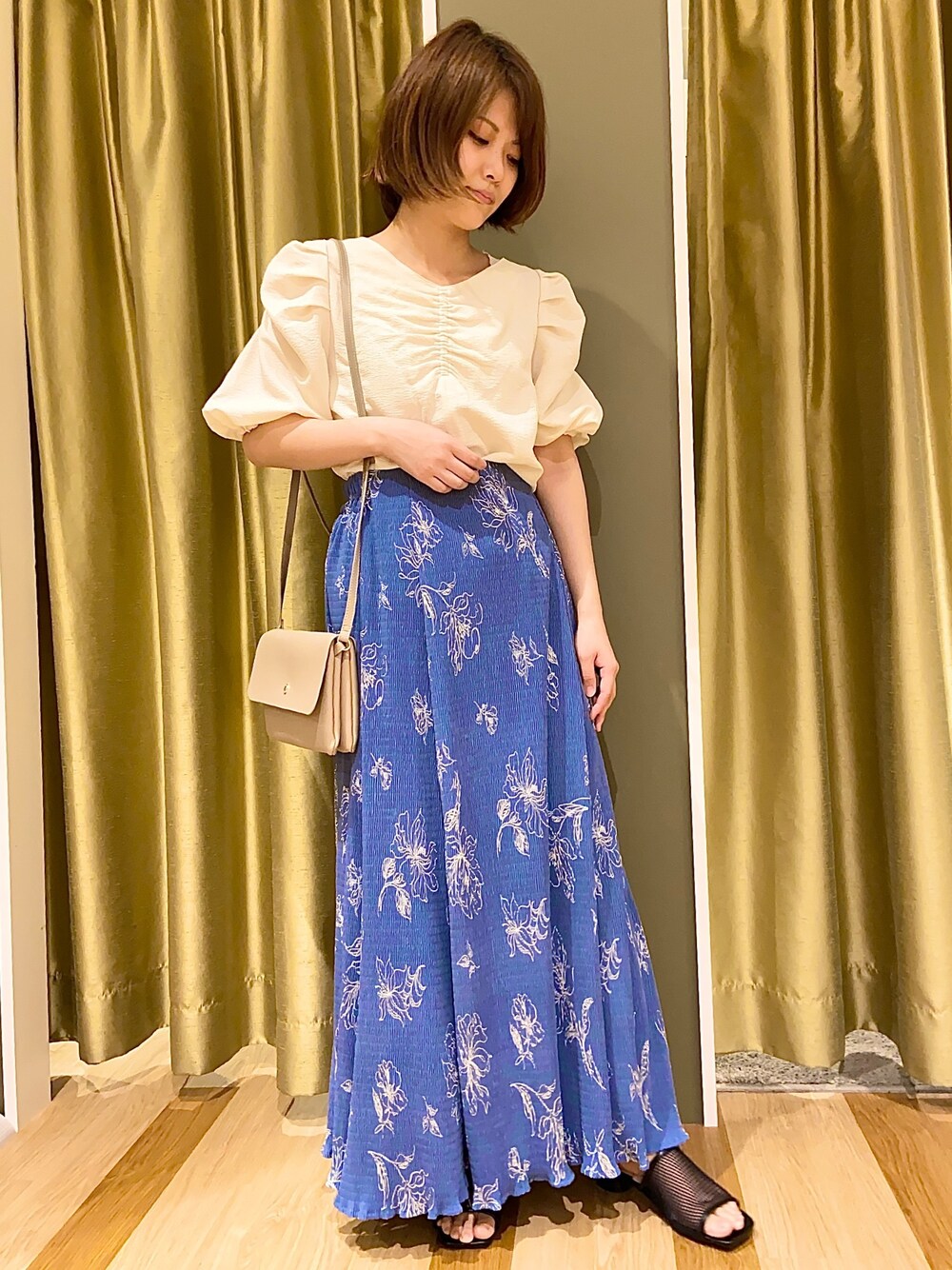 「オトナカジュアル、夏コーデ、大人コーデ、オトナ女子、低身長、カジュアルコーデ、初夏コーデ、シャツ/ブラウス、Green Parks、ELENCARE DUE」｜「ELENCARE DUEの・ELENCARE DUE 2wayジャカードブラウス＊（シャツ/ブラウス、ホワイト系）」を使った、mocho❤︎❤︎さん（レディース・156cm）の春コーディネートの1枚目の写真