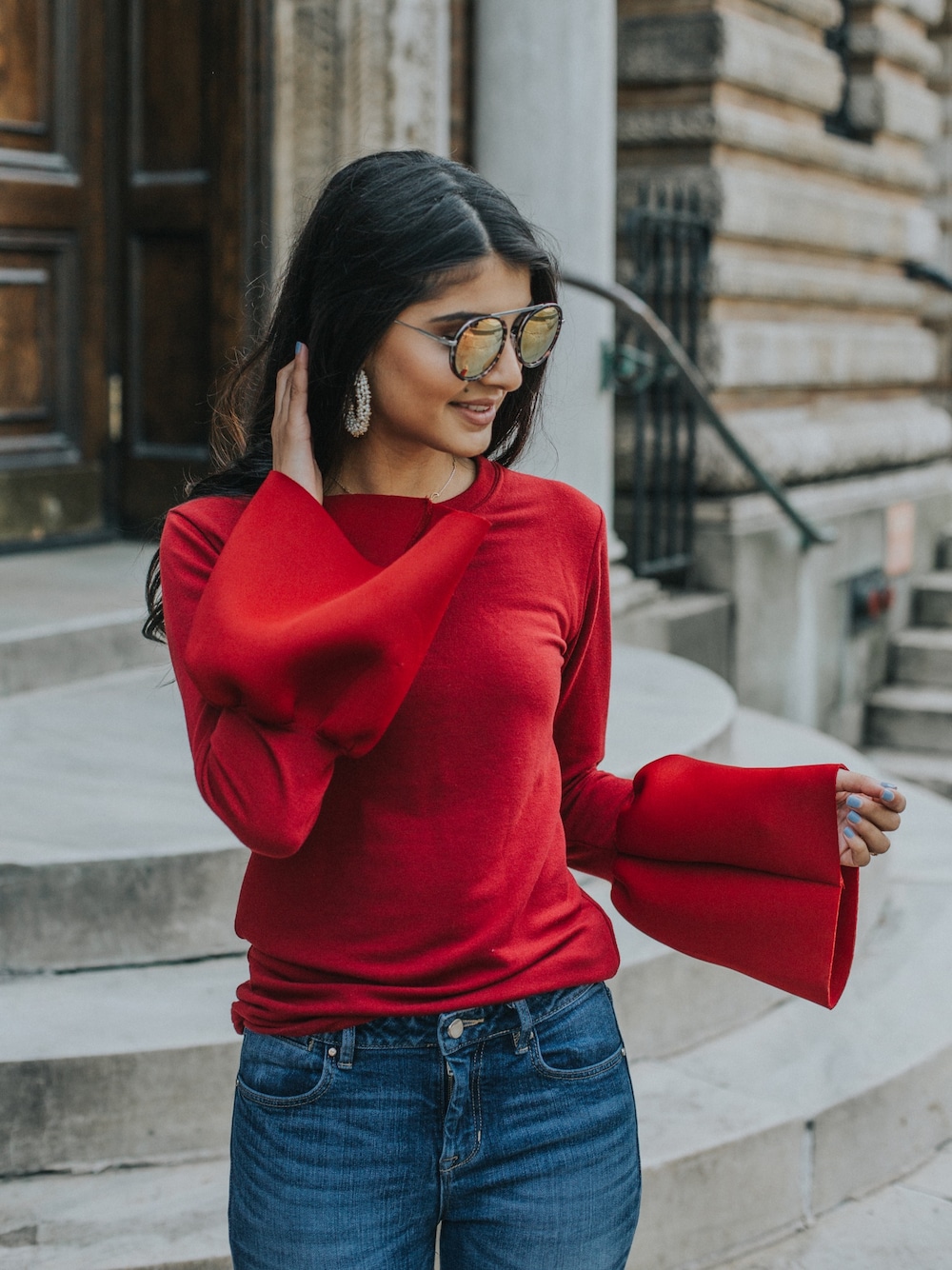 「bellsleeves、ootd、outfit、summer、denim、streetstyle、fashion、STYLE、Anthropologie、Sunglasses」｜「Anthropologieのアイテム（サングラス、ピンク系）」を使った、Maryam Ishtiaq-Shahさん（レディース・168cm）の春コーディネートの1枚目の写真
