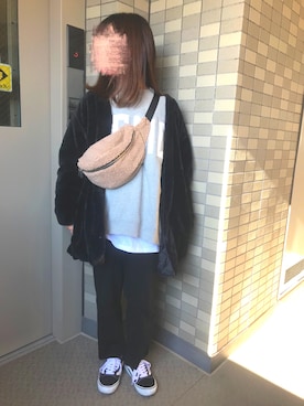 「LOWRYS FARM（ローリーズファーム）のカットリブパンツ　808637（その他パンツ、ブラック系）」を使った、yu-tan☻さん（レディース・154cm）の冬コーディネート